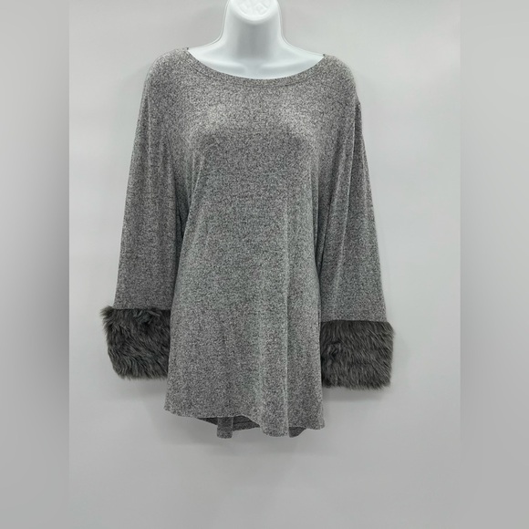 Lane Bryant Gray Faux Fur Modern Sleeves Flowy Drapey Tunic Sweater - Size 14/16 - Picture 2 of 11